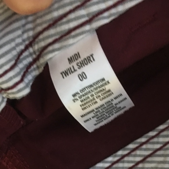 Burgundy shorts - Picture 3 of 3